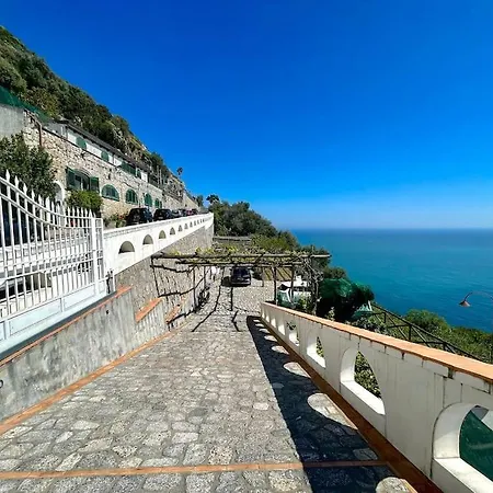 Capri Vila *